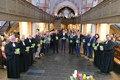Aus Vier wird ein Wir - Gemeinsamer Auftakt der Kirchengemeinde um den Kindelsberg